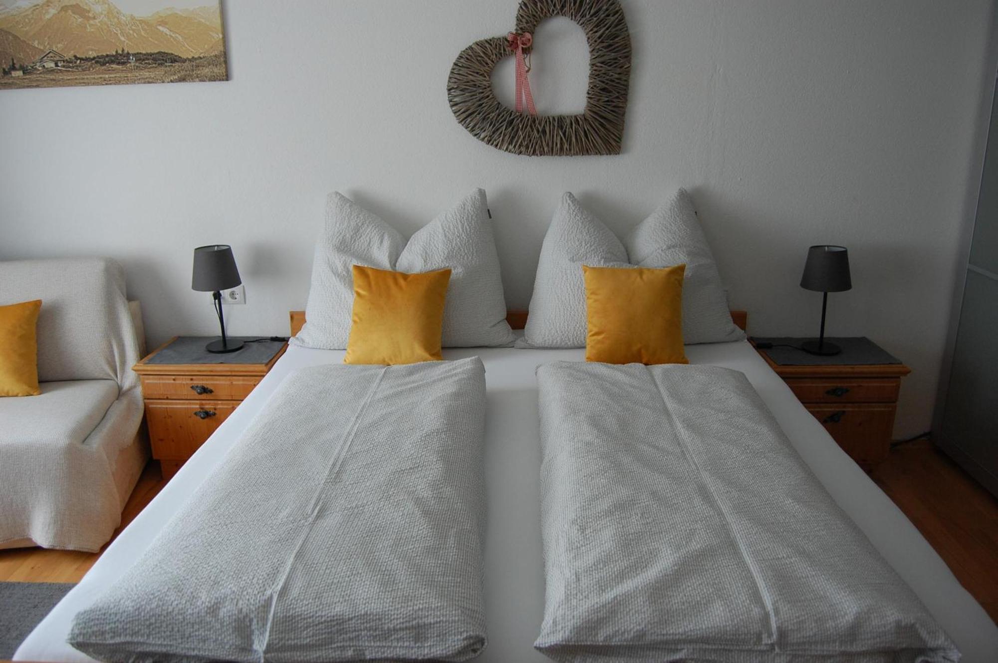 Haus Hager Bed and Breakfast Schlitters Εξωτερικό φωτογραφία